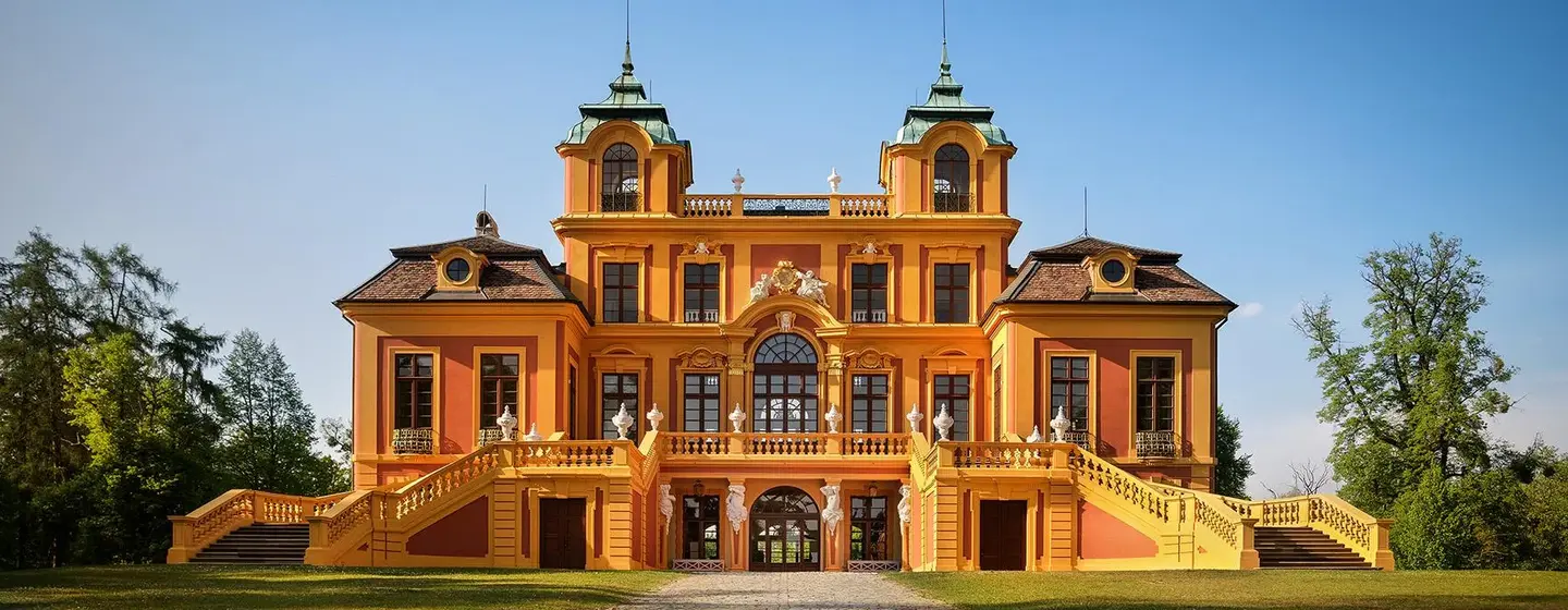 Foto: Staatliche Schlösser und Gärten Baden-Württemberg, Günther Bayerl Schloss Favorite Ludwigsburg, Außenfassade